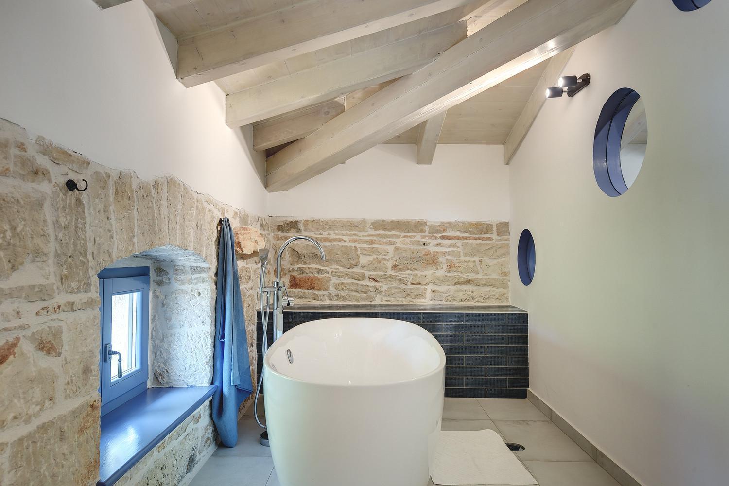 Villa Pi For 8 People In Central Istria With Heated Pool & Large Garden Tinjan Экстерьер фото