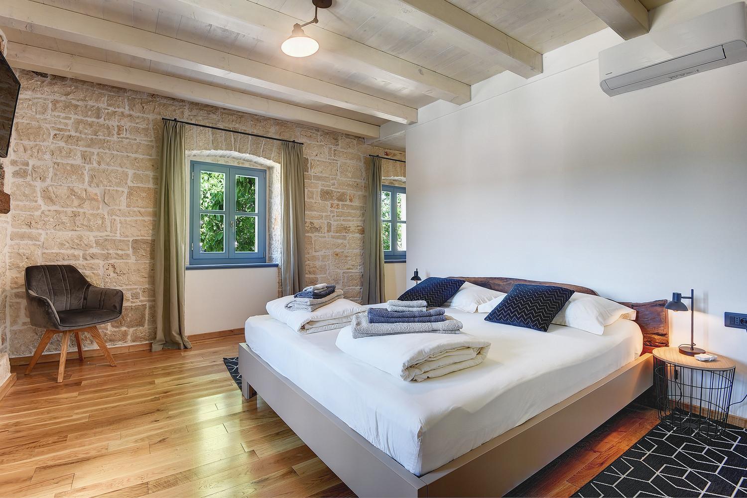 Villa Pi For 8 People In Central Istria With Heated Pool & Large Garden Tinjan Экстерьер фото