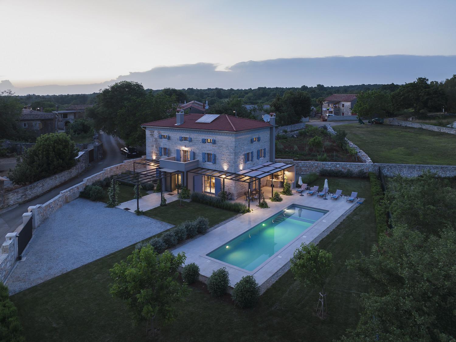 Villa Pi For 8 People In Central Istria With Heated Pool & Large Garden Tinjan Экстерьер фото